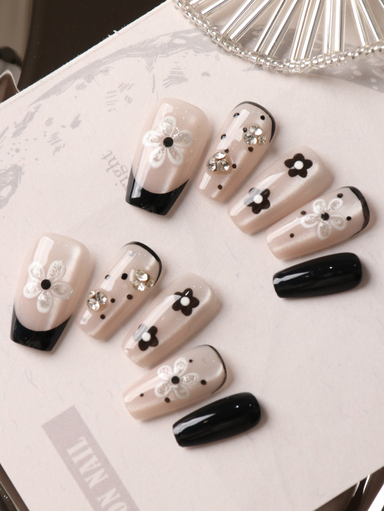 10 Pezzi di Unghie Finte a Pre - Pressed Flower Art recensione e prezzo